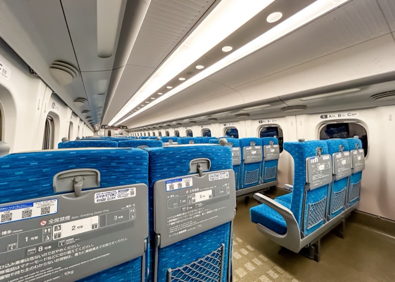 新幹線の車内