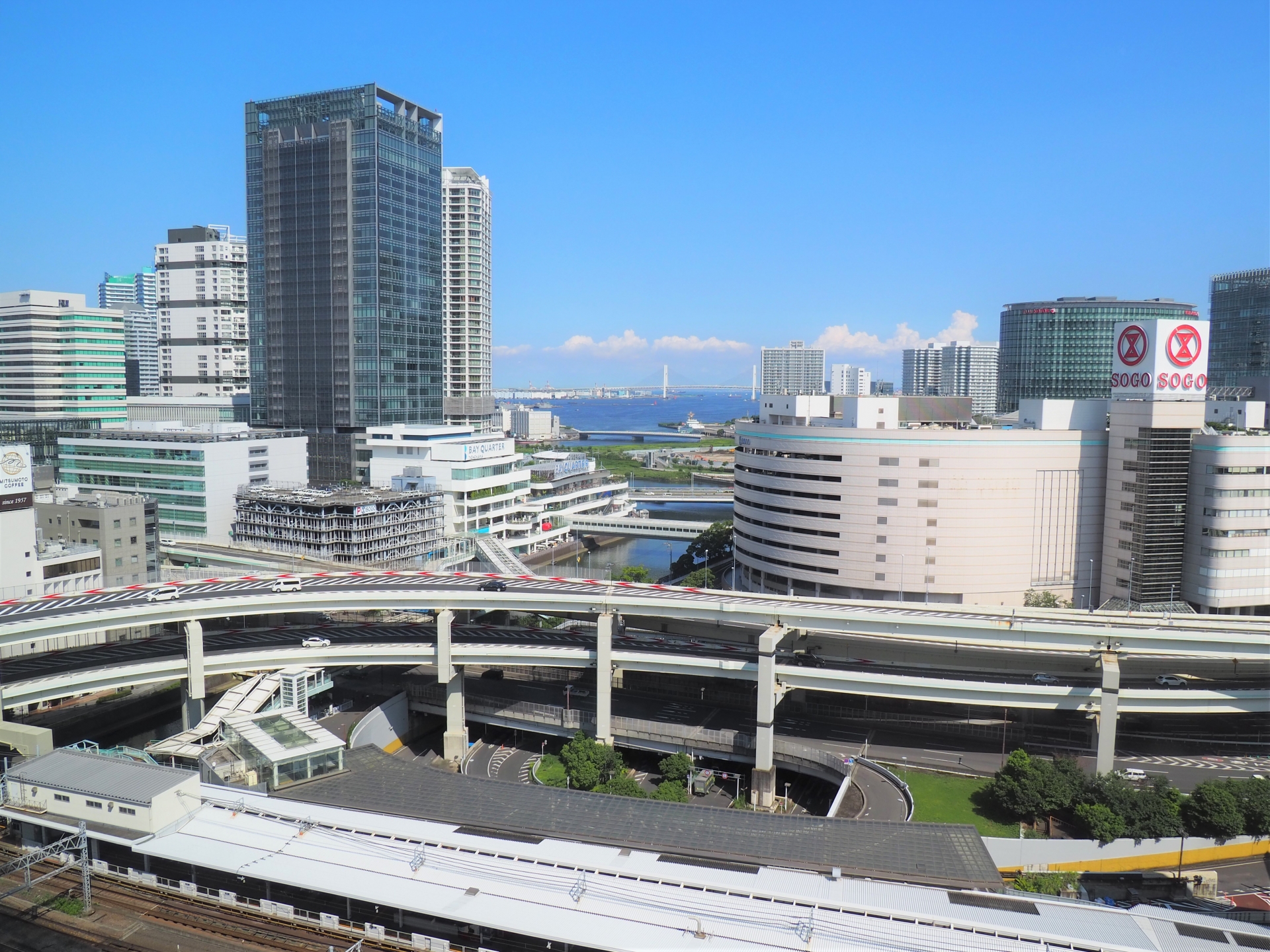 新横浜新幹線駅ホーム